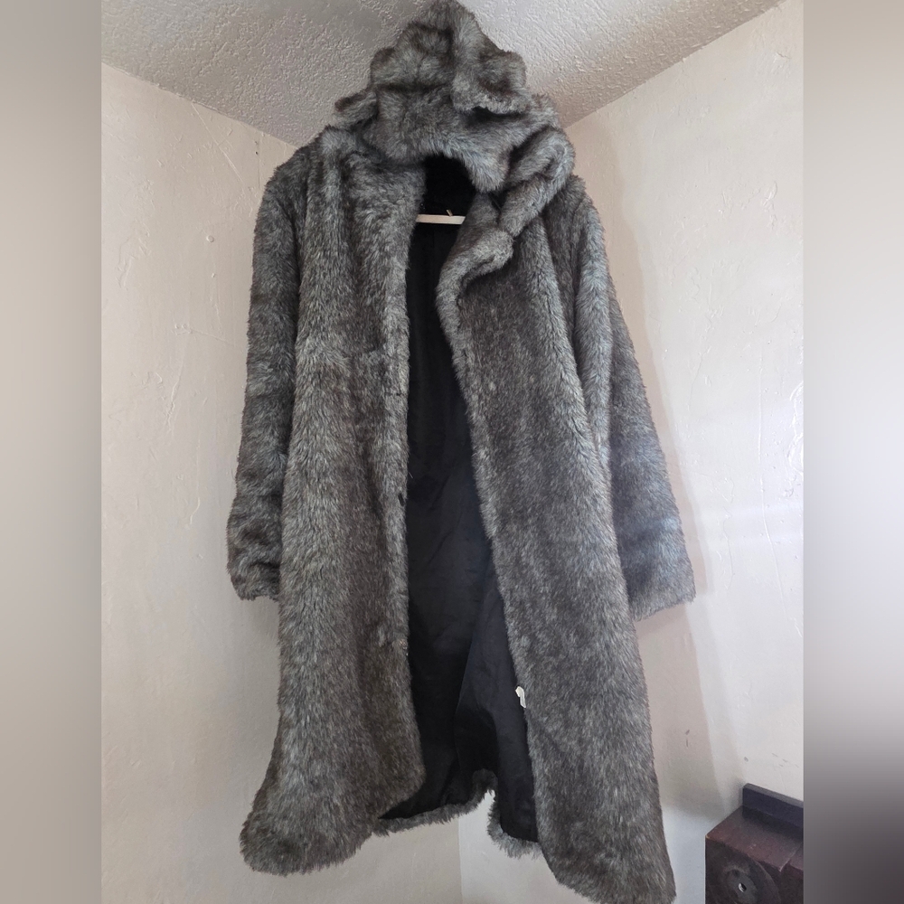 Gray Faux Fur Women's Coat - FHILLINUO